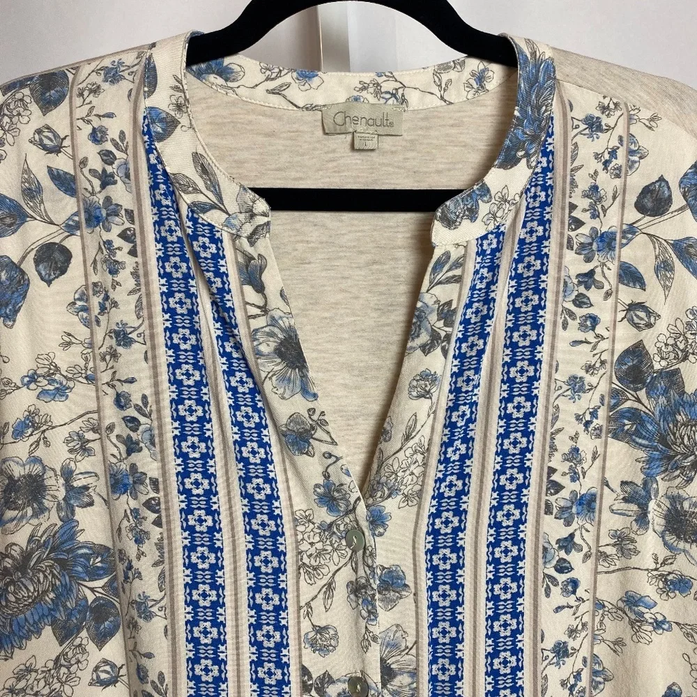 Chenault Womenʻs Cream | Blue Split Neck Button Down Short Sleeve Blouse Large